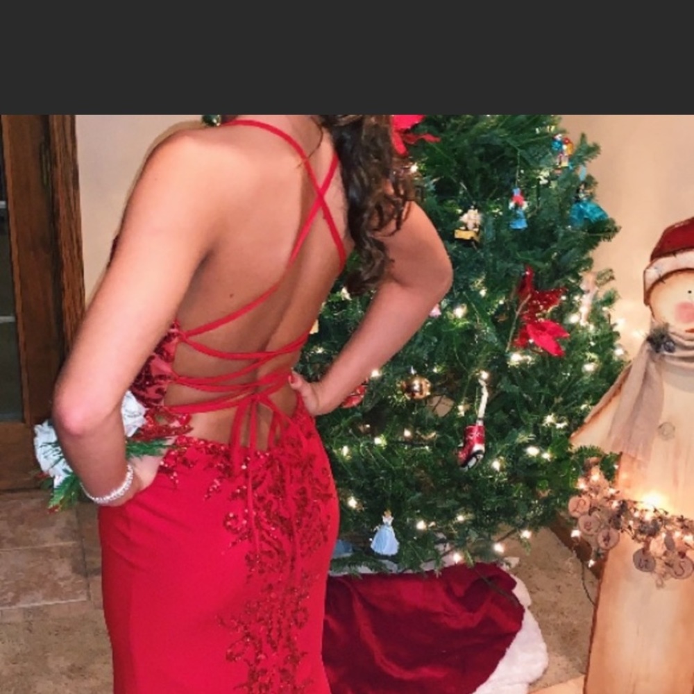 Red prom dress super cute